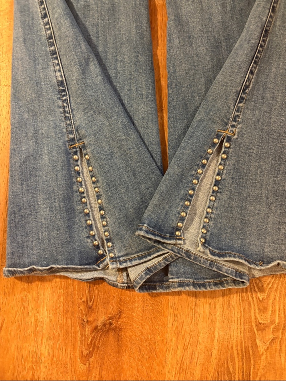 American Eagle Festival Flair Light Blue Flare Jeans with Stud Accents 4 short - Picture 8 of 9